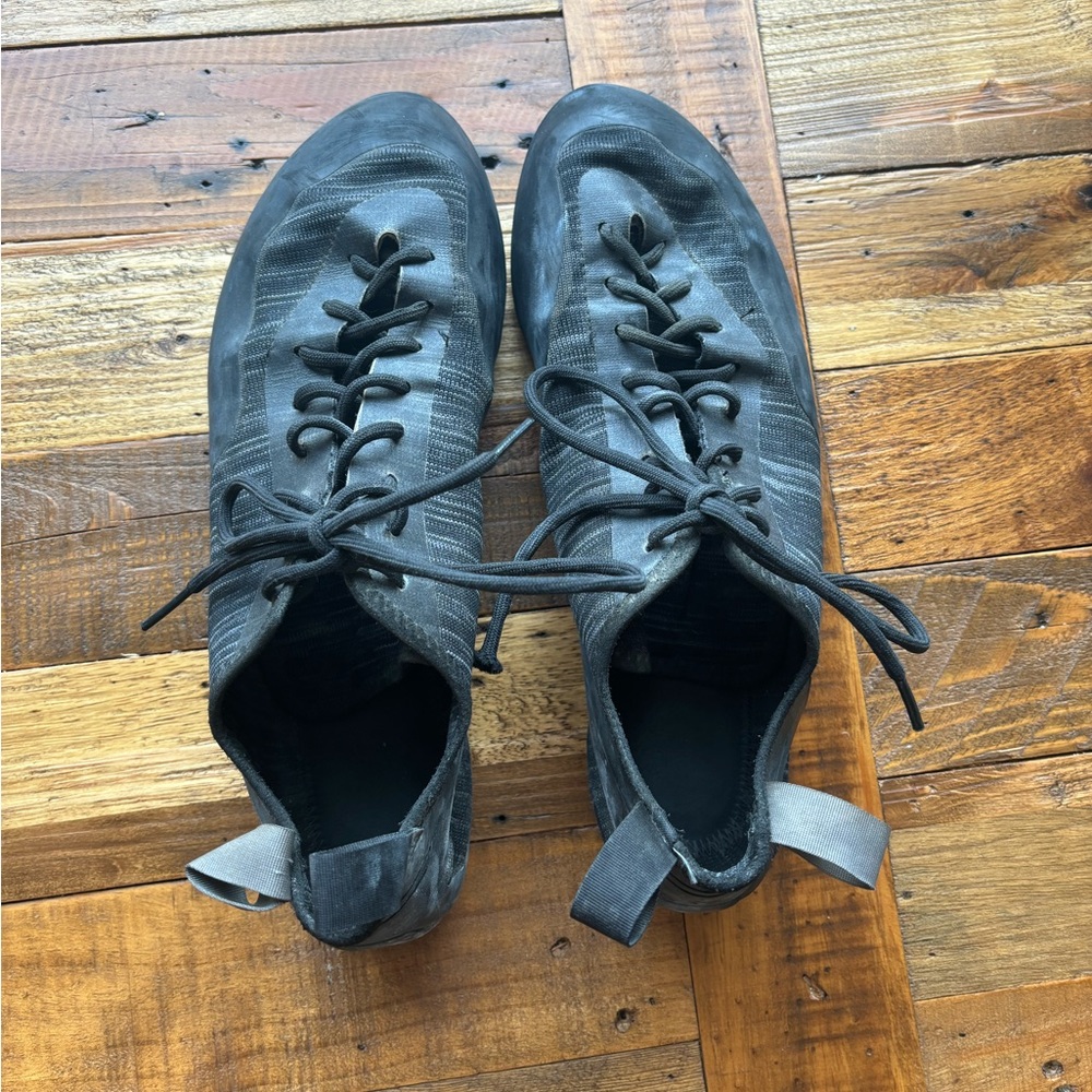 Black diamond momentum, climbing shoes, size 15